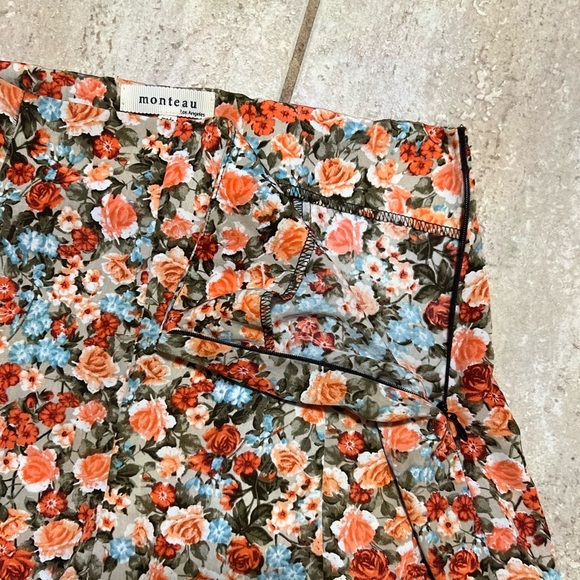 ❤️❤️LIKE NEW -MONTEAU LOS ANGELES SUPER CUTE FLORAL SHORTS SZ M❤️❤️ - Picture 5 of 11